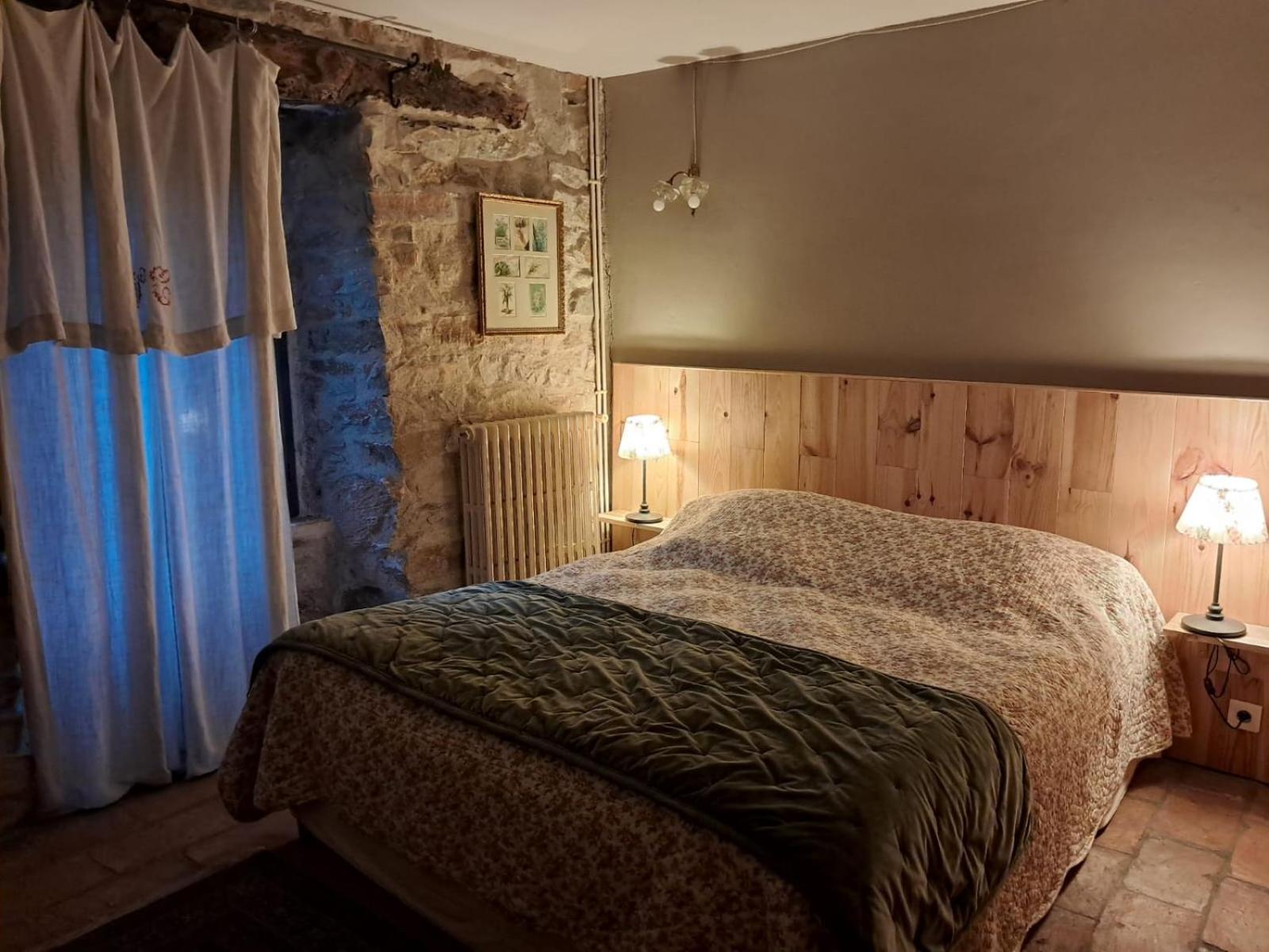 Nabat Le Haut, Chambre Et Table D'Hotes Courniou Exterior foto