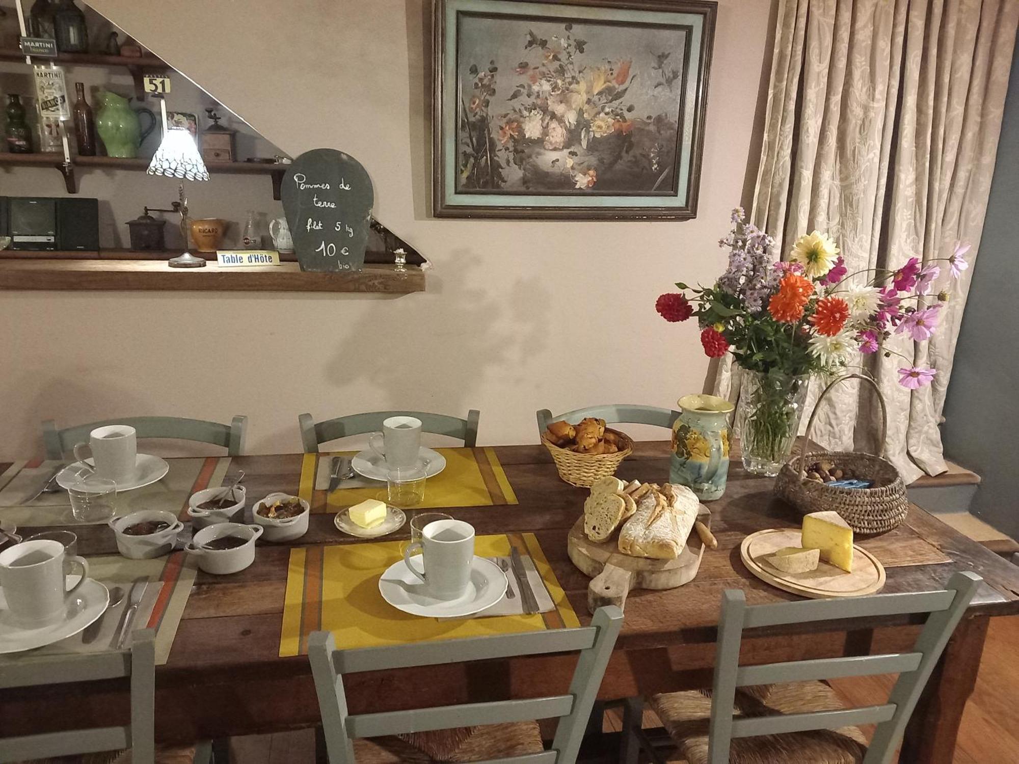 Nabat Le Haut, Chambre Et Table D'Hotes Courniou Exterior foto